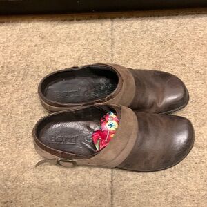 Women’s Born slip on shoes 10